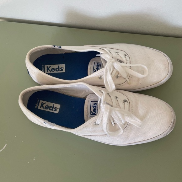 Keds Women’s Champion Original, white - size 6 - Picture 2 of 6